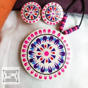 ফুল্লরি (মালা, কানের দুল)