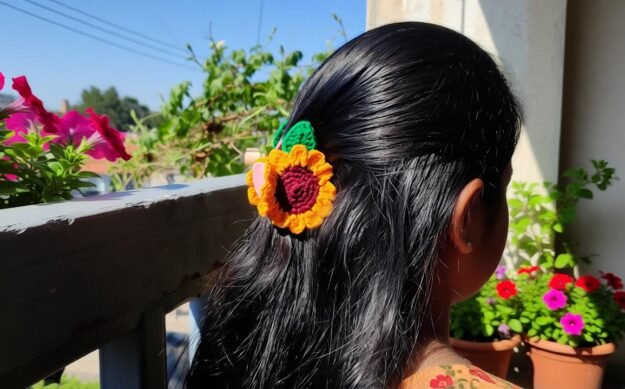 Sunflower Hair Clutcher/Crochet flower